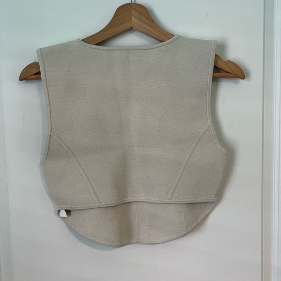 Babaton by Aritzia Gallery Sculpt Knit Seamed Tank in Matte Pearl - Picture 8 of 9
